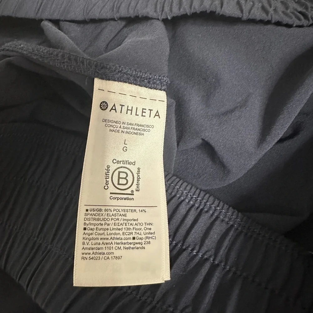 Athleta Trekkie North Shorts Women L Navy Pockets Hiking Outdoor Elastic Waist